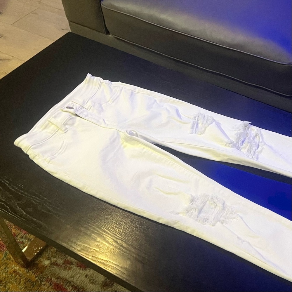 Womens American Eagle jeans • distressed• next level stretch• white